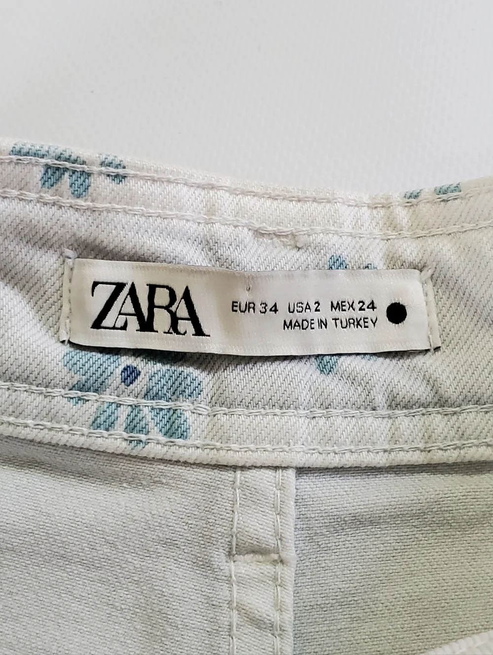 🟢7653 * Zara Marine Straight Leg Floral Daisy Print Jeans Light Wash Size 2 - Picture 3 of 12